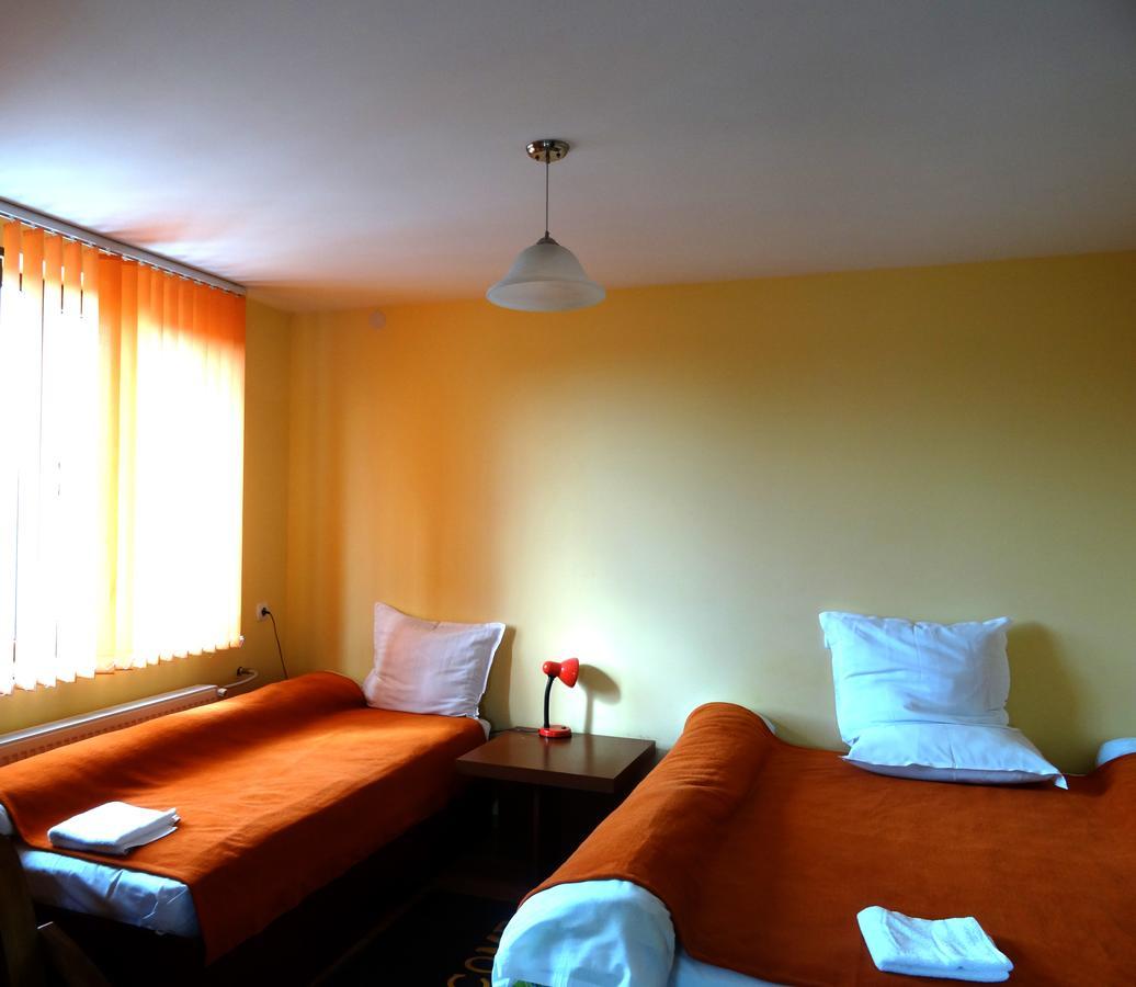 Family Hotel Rose Pavel Banja Kültér fotó