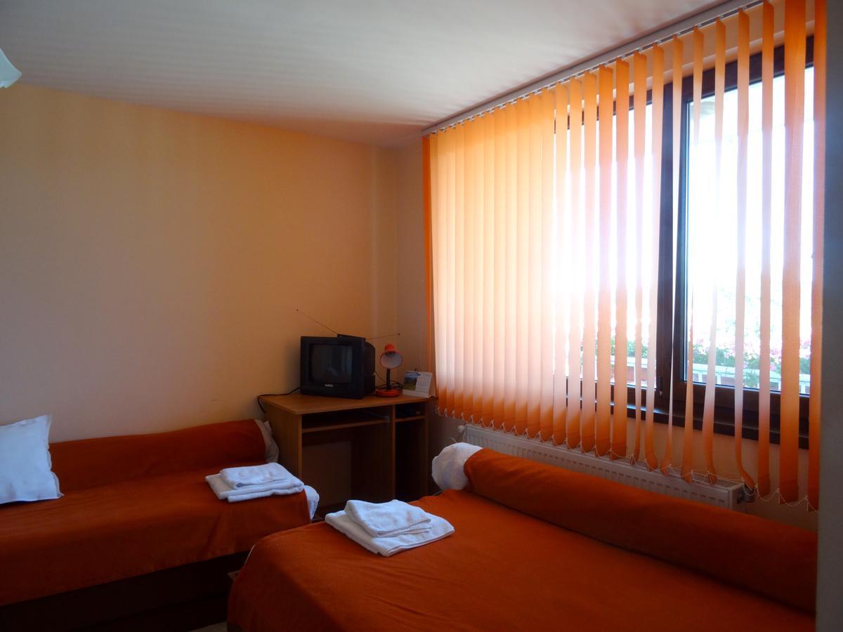 Family Hotel Rose Pavel Banja Kültér fotó
