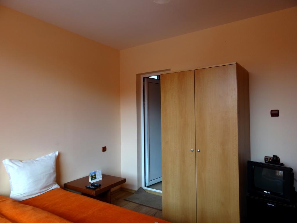 Family Hotel Rose Pavel Banja Kültér fotó